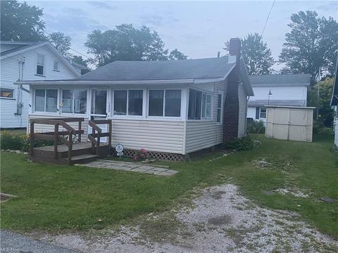 1864 Elm Dr, Ashtabula, OH 44004 photo 1