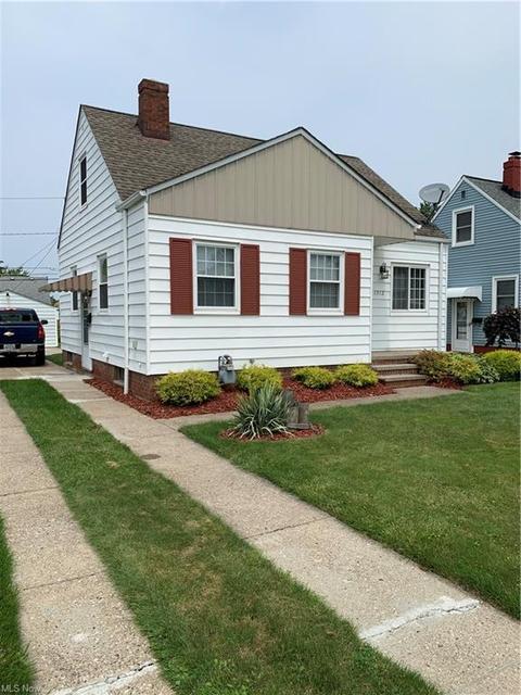 1312 Clearview Ave, Parma, OH 44134 photo 2