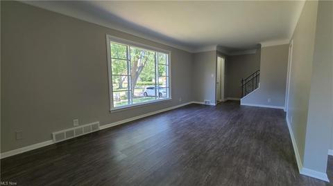 323 E 215th St, Euclid, OH 44123 photo 7