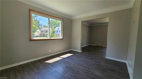 323 E 215th St, Euclid, OH 44123 photo 15
