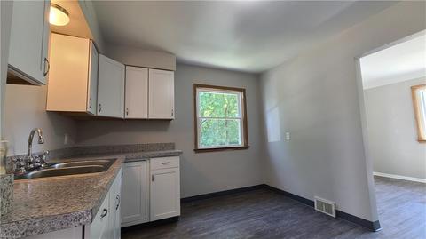 323 E 215th St, Euclid, OH 44123 photo 12