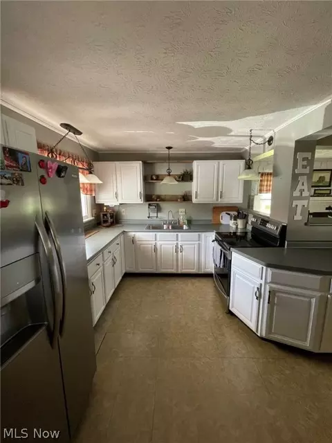 175 Purdy St, Killbuck, OH 44637 photo 7
