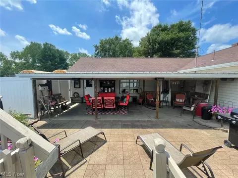 175 Purdy St, Killbuck, OH 44637 photo 2