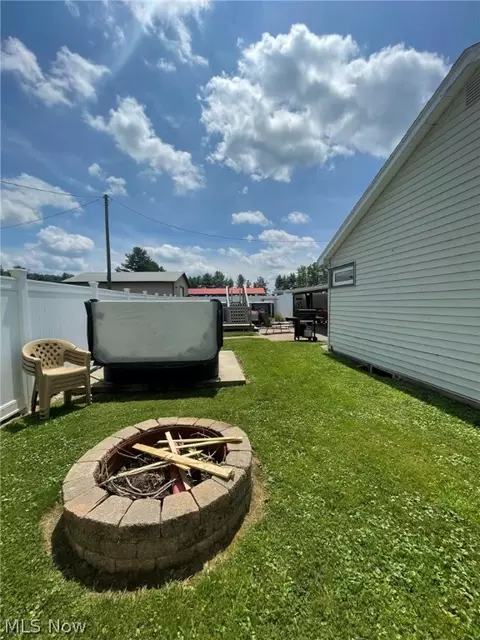 175 Purdy St, Killbuck, OH 44637 photo 5