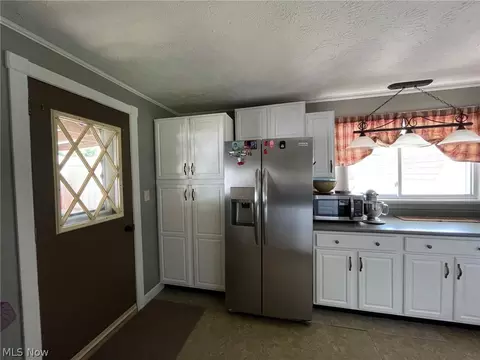 175 Purdy St, Killbuck, OH 44637 photo 9
