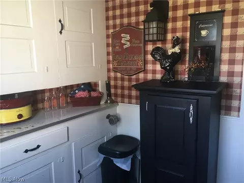 223 E 6th St, Dover, OH 44622 photo 4
