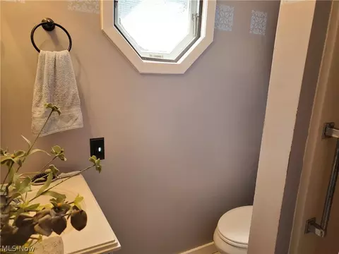 223 E 6th St, Dover, OH 44622 photo 9