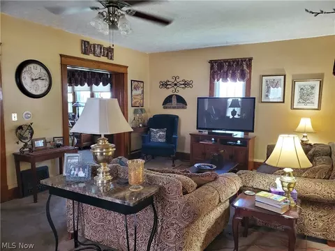 223 E 6th St, Dover, OH 44622 photo 7