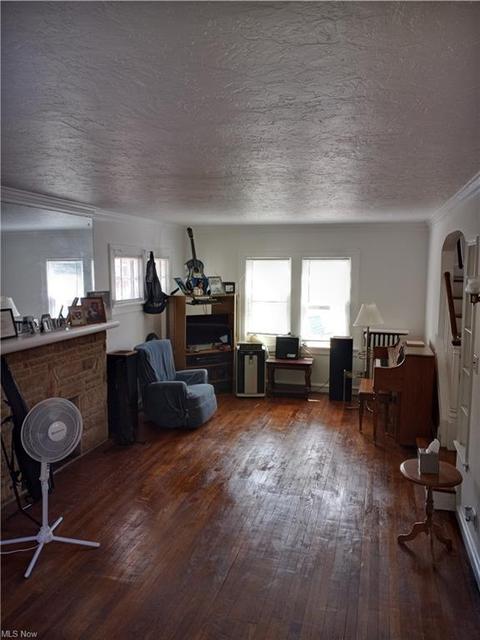 84 E 214th St, Euclid, OH 44123 photo 2