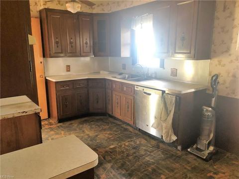 456 Creed St, Struthers, OH 44471 photo 4