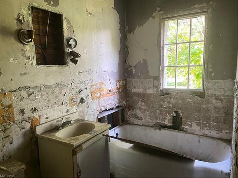 3134 Elyria Ave, Lorain, OH 44055 photo 5