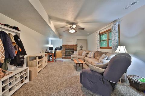 1340 Harmony Dr, Wadsworth, OH 44281 photo 16