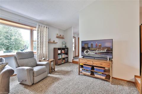 1340 Harmony Dr, Wadsworth, OH 44281 photo 13