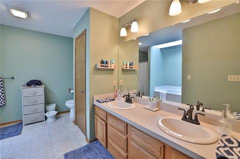 1340 Harmony Dr, Wadsworth, OH 44281 photo 21