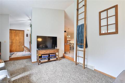 1340 Harmony Dr, Wadsworth, OH 44281 photo 14