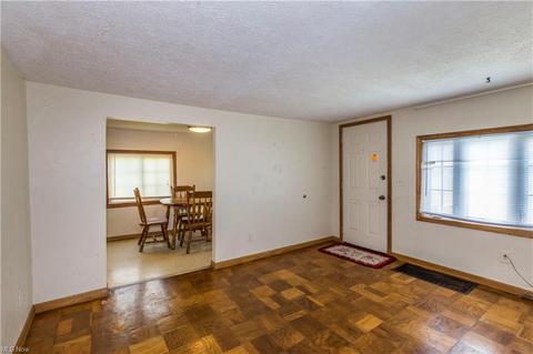 3025 Root Ave NE, Canton, OH 44705 photo 6