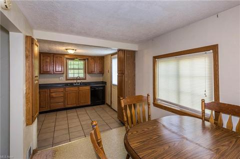 3025 Root Ave NE, Canton, OH 44705 photo 11