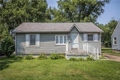 3025 Root Ave NE, Canton, OH 44705 photo 1