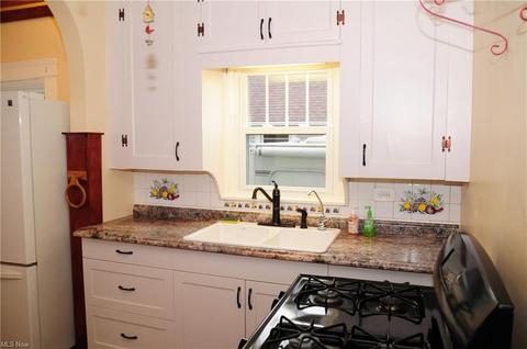 416 Jefferson St, Elyria, OH 44035 photo 8