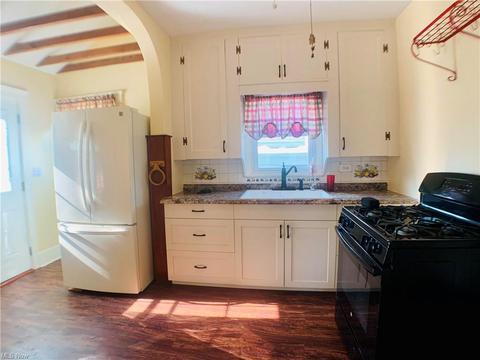 416 Jefferson St, Elyria, OH 44035 photo 6