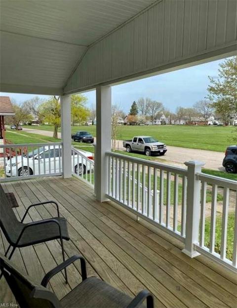 416 Jefferson St, Elyria, OH 44035 photo 2