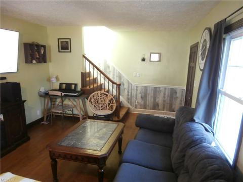 1712 Maple St, Wickliffe, OH 44092 photo 9