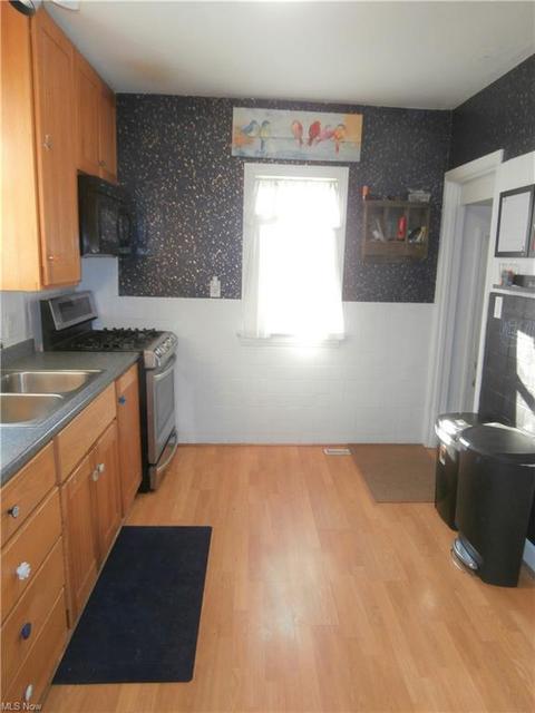 1712 Maple St, Wickliffe, OH 44092 photo 5