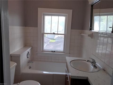 241 Cornell Ave, Elyria, OH 44035 photo 15