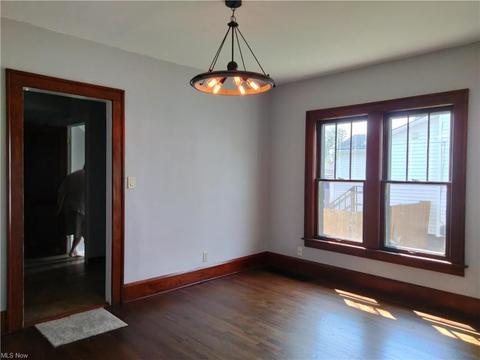241 Cornell Ave, Elyria, OH 44035 photo 4