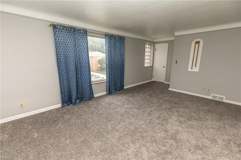 5603 Warwick Dr, Parma, OH 44129 photo 8