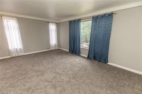 5603 Warwick Dr, Parma, OH 44129 photo 9