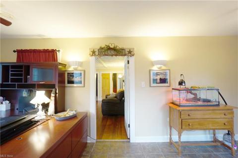 6205 Seneca Rd, Mentor, OH 44060 photo 4