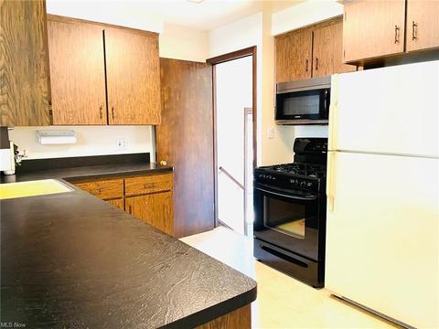 1815 E 294th St, Wickliffe, OH 44092 photo 5