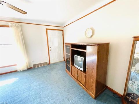1815 E 294th St, Wickliffe, OH 44092 photo 3