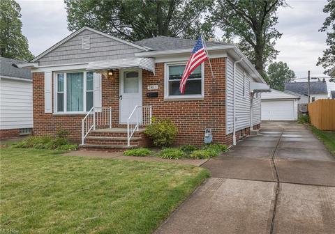 2811 Lucerne Ave, Parma, OH 44134 photo 2
