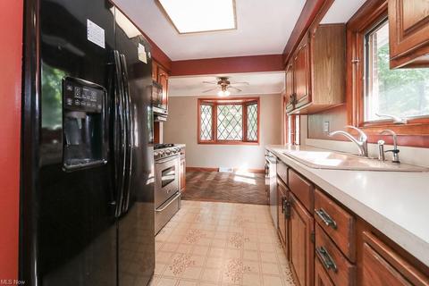 2135 Miami Rd, Euclid, OH 44117 photo 4