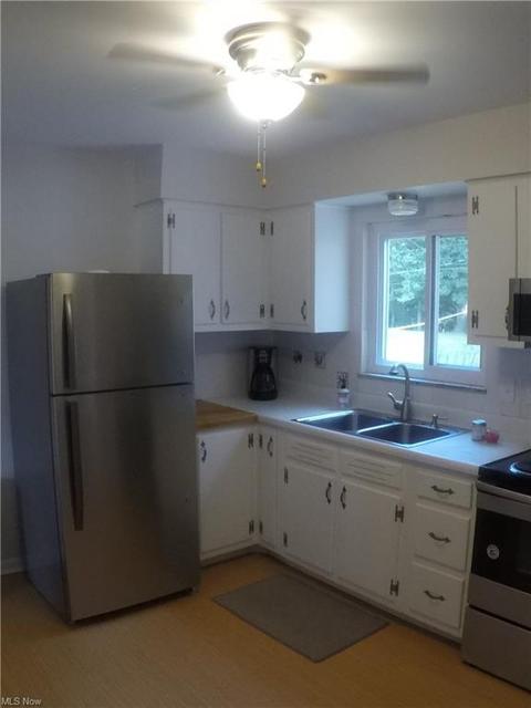 6121 Sequoia Dr, Parma, OH 44134 photo 7