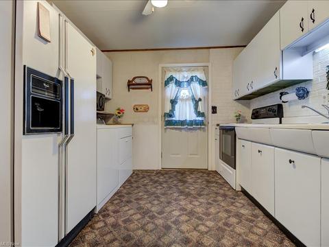 2621 E 40th St, Lorain, OH 44055 photo 4