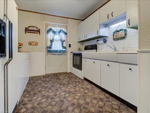 2621 E 40th St, Lorain, OH 44055 photo 3