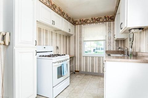 605 Cornell Ave, Elyria, OH 44035 photo 4