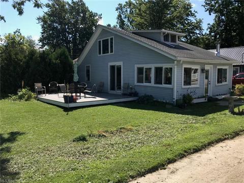18 Lake Hurst Dr, Ashtabula, OH 44004 photo 2