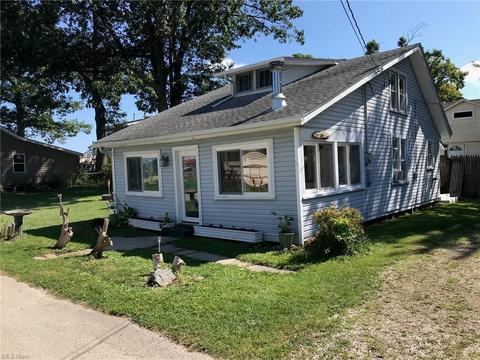 18 Lake Hurst Dr, Ashtabula, OH 44004 photo 1
