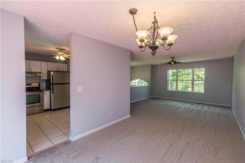 952 Emory Ave, Akron, OH 44310 photo 4