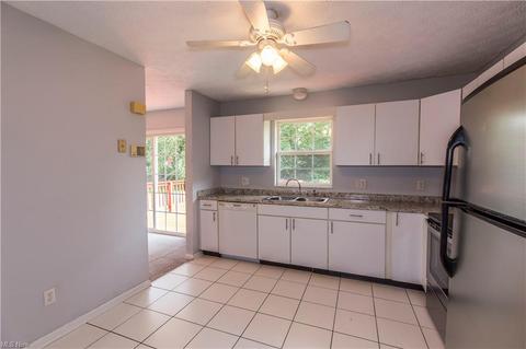 952 Emory Ave, Akron, OH 44310 photo 2