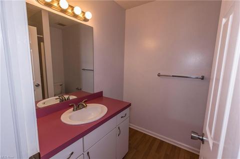 952 Emory Ave, Akron, OH 44310 photo 16