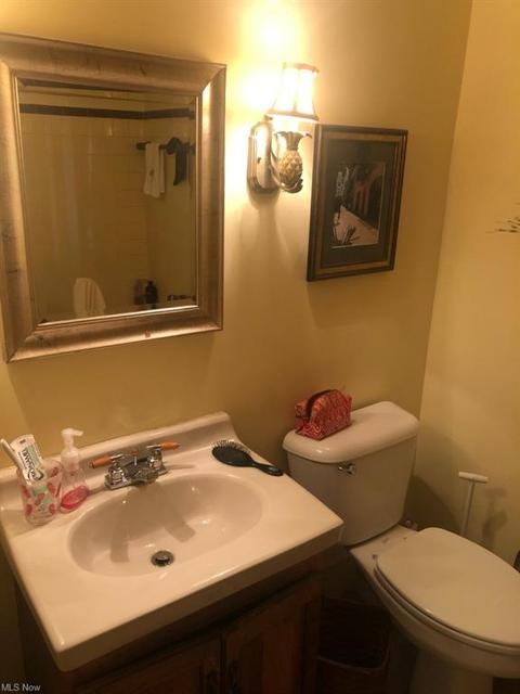 2556 Walnut Blvd, Ashtabula, OH 44004 photo 10