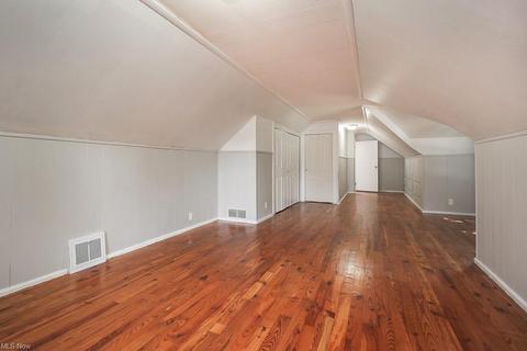 974 Learidge Rd, Lyndhurst, OH 44124 photo 7