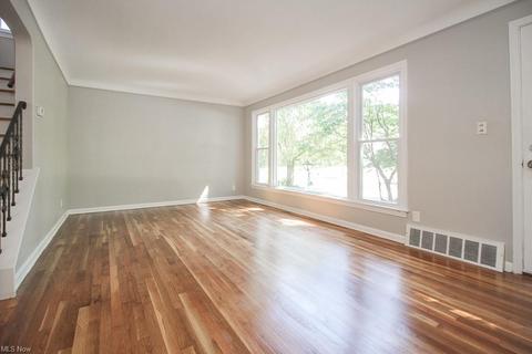 974 Learidge Rd, Lyndhurst, OH 44124 photo 9