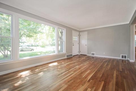 974 Learidge Rd, Lyndhurst, OH 44124 photo 10