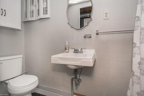 974 Learidge Rd, Lyndhurst, OH 44124 photo 21